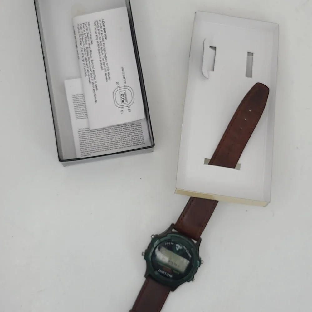 Vintage deadstock mickey mouse explorer glo watch ⌚ leather